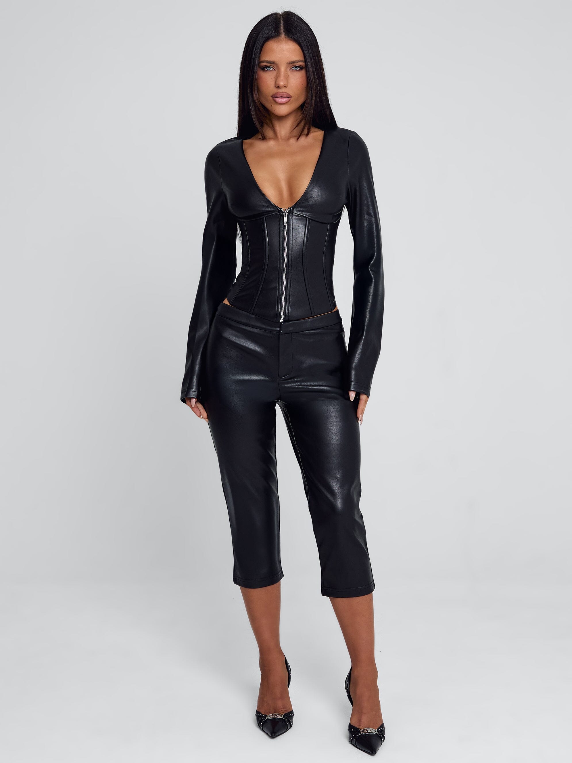 Sivana Capri Pant Black | Outcast US – Outcast USA